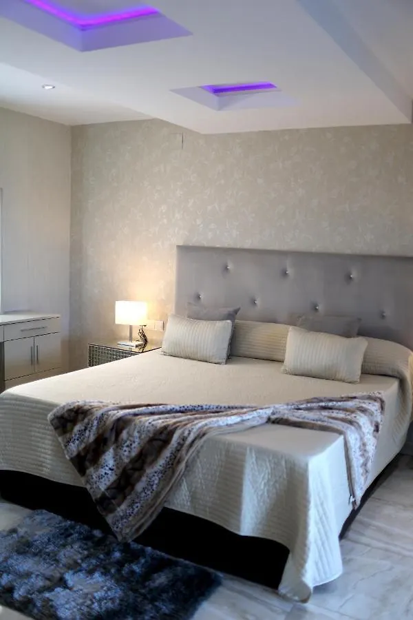 Villa Lujo Costa Del Sol Con Piscina-Jacuzzi 토레몰리노스 0*,  스페인